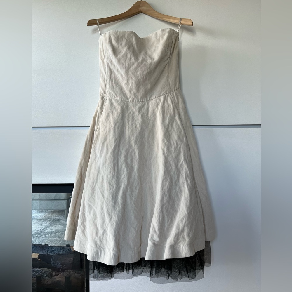 Banana Republic Strapless Crinkled Velvet Dress – Beige with Black Tulle Undersk
